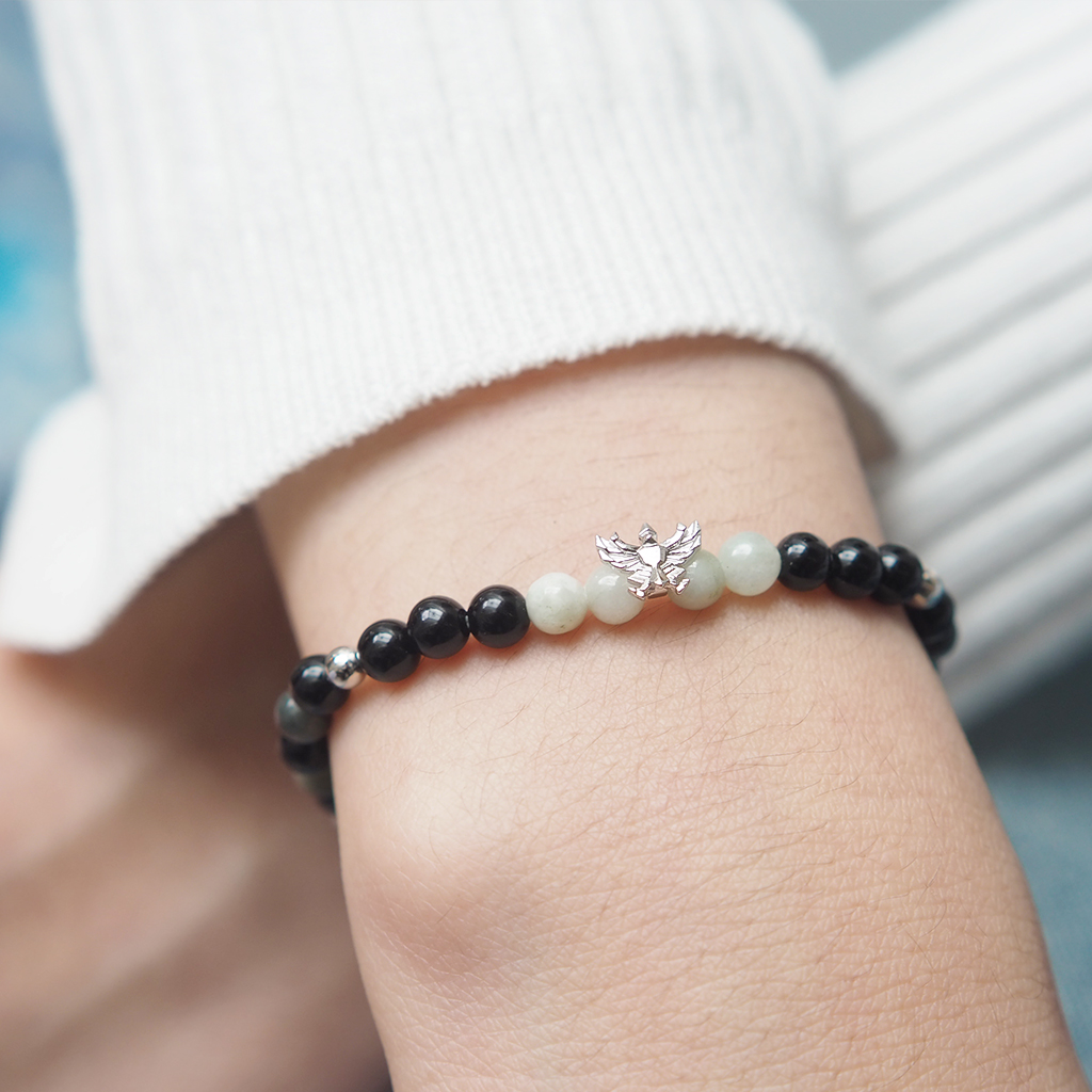 BLESSING STONE BRACELET FOR CAREER ADVANCEMENT (7 CAREER FIELDS) สร้อยข้อมือหินมงคล เสริมอาชีพ 7 กลุ่มอาชีพ พร้อมจี้องค์เทพหนุนสายงาน *ปลุกเสกแล้ว*